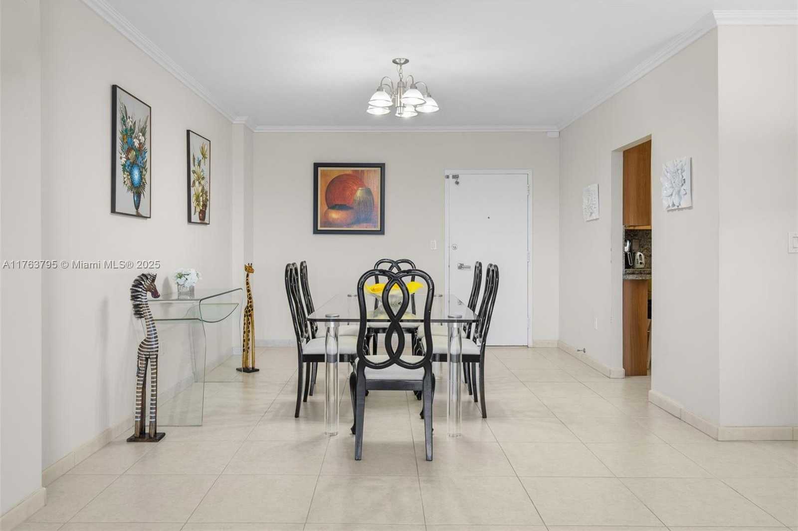 Small Image of 300 BAYVIEW DR #1910, Sunny Isles Beach Number 5