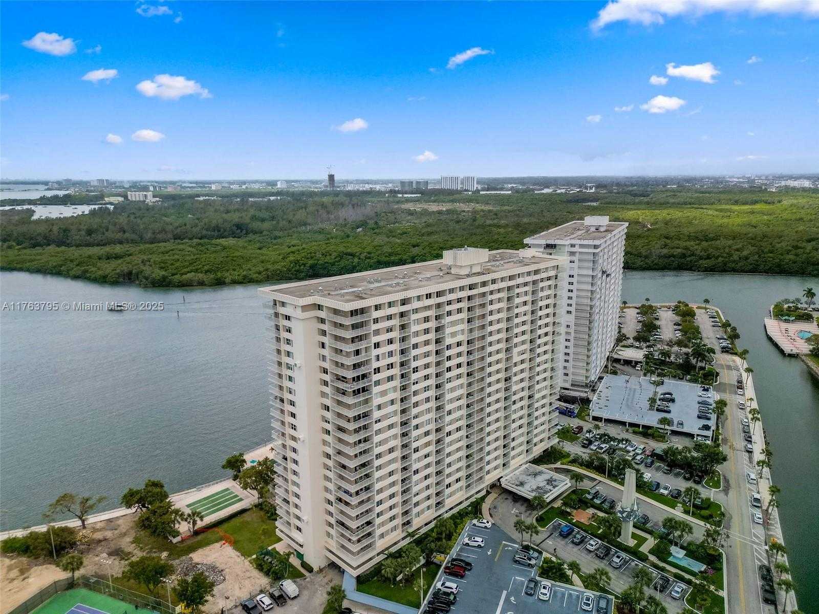 Small Image of 300 BAYVIEW DR #1910, Sunny Isles Beach Number 50