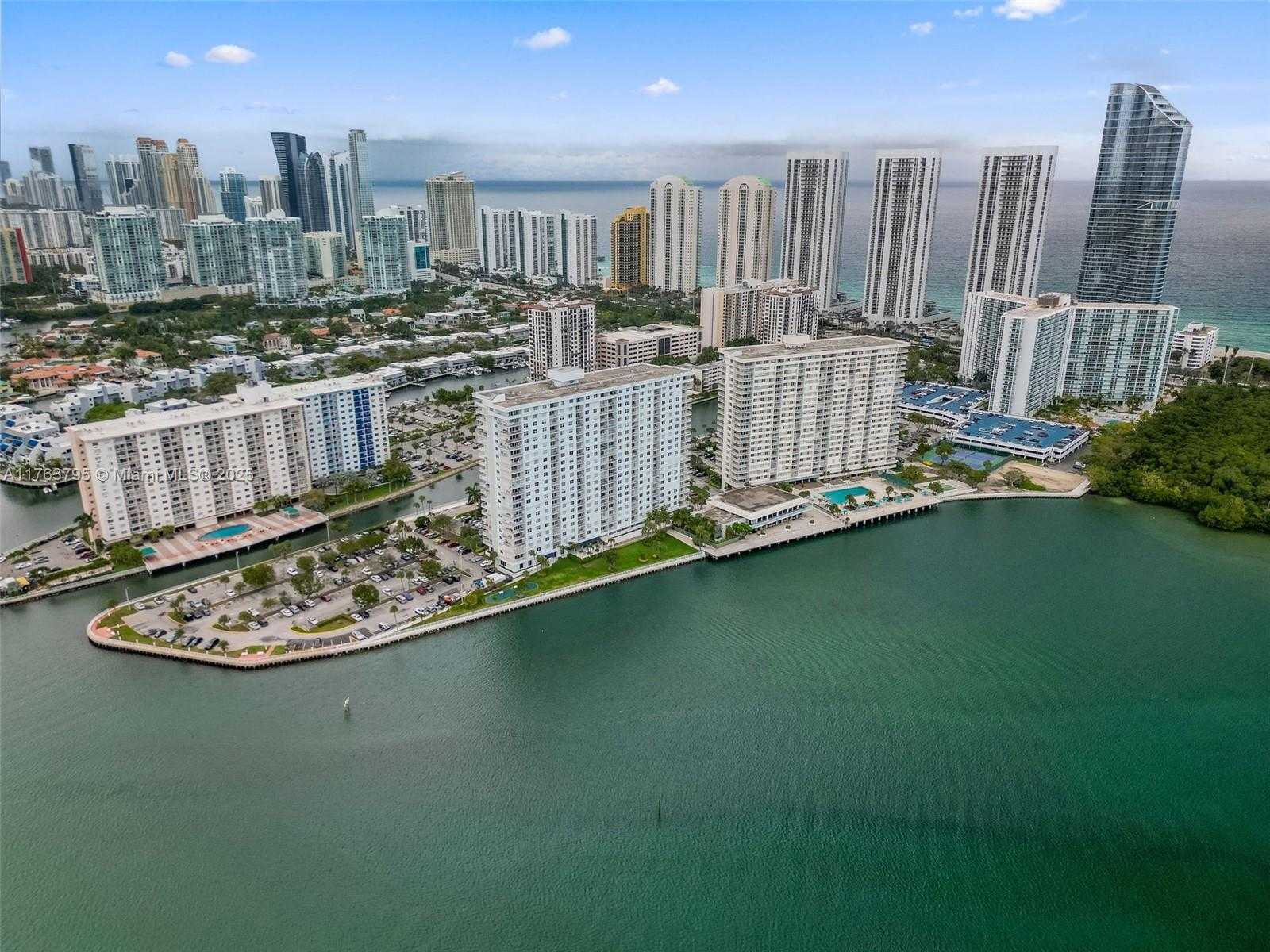 Small Image of 300 BAYVIEW DR #1910, Sunny Isles Beach Number 53