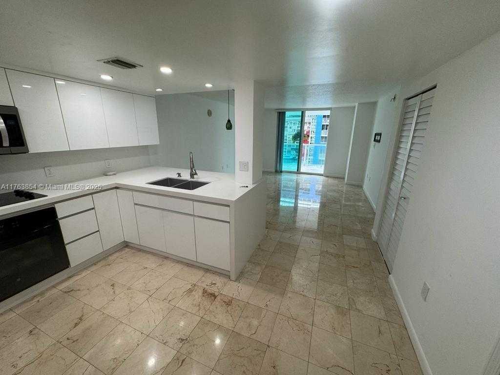 Small Image of 2101 BRICKELL AVE #1003, Miami Number 6