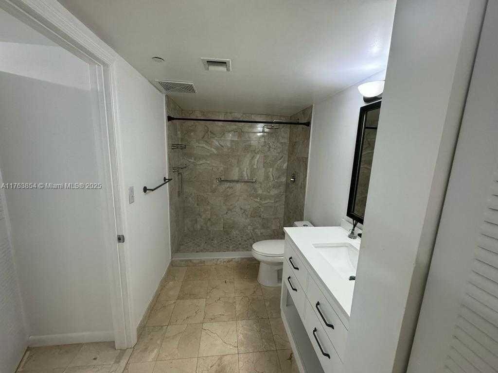 Small Image of 2101 BRICKELL AVE #1003, Miami Number 7