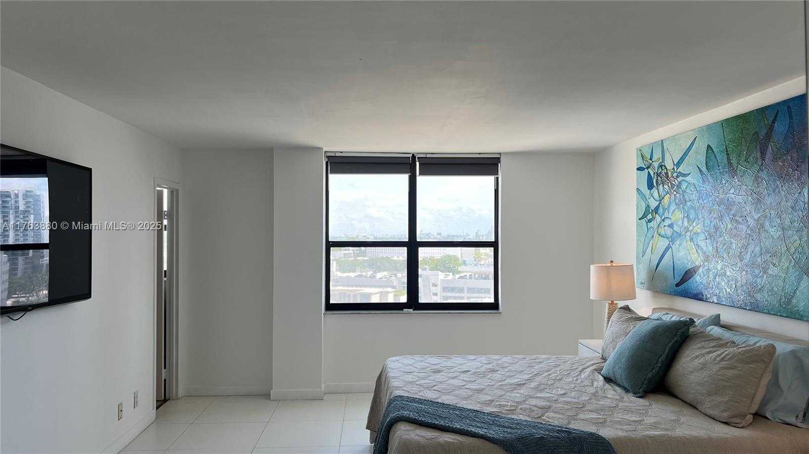 Small Image of 1800 COLLINS AVE #12B, Miami Beach Number 11