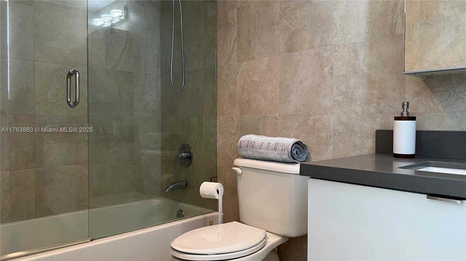 Small Image of 1800 COLLINS AVE #12B, Miami Beach Number 13
