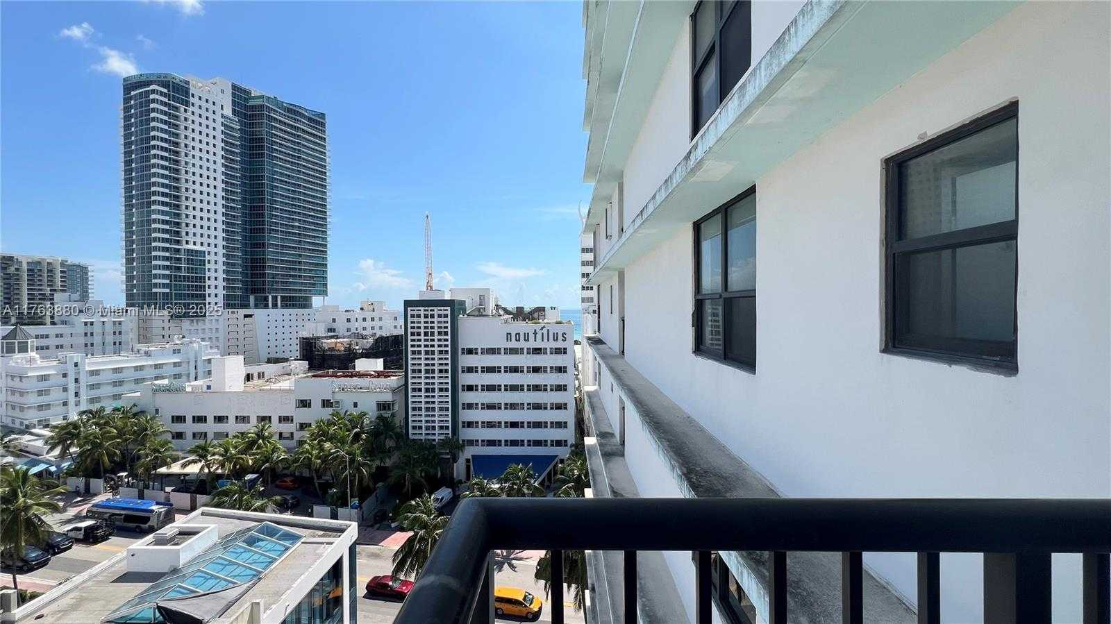 Small Image of 1800 COLLINS AVE #12B, Miami Beach Number 16