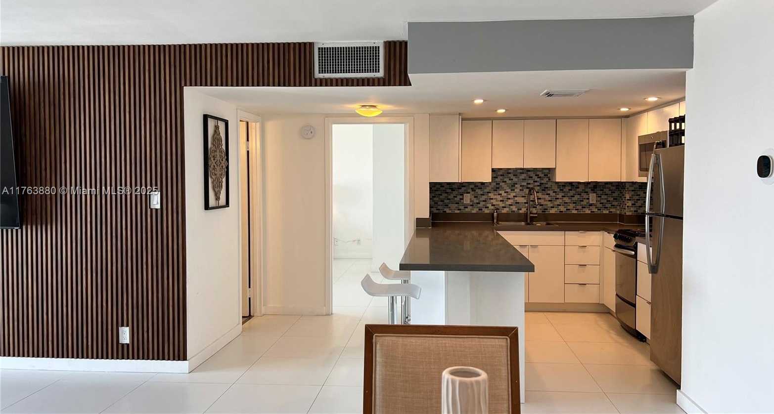 Small Image of 1800 COLLINS AVE #12B, Miami Beach Number 5