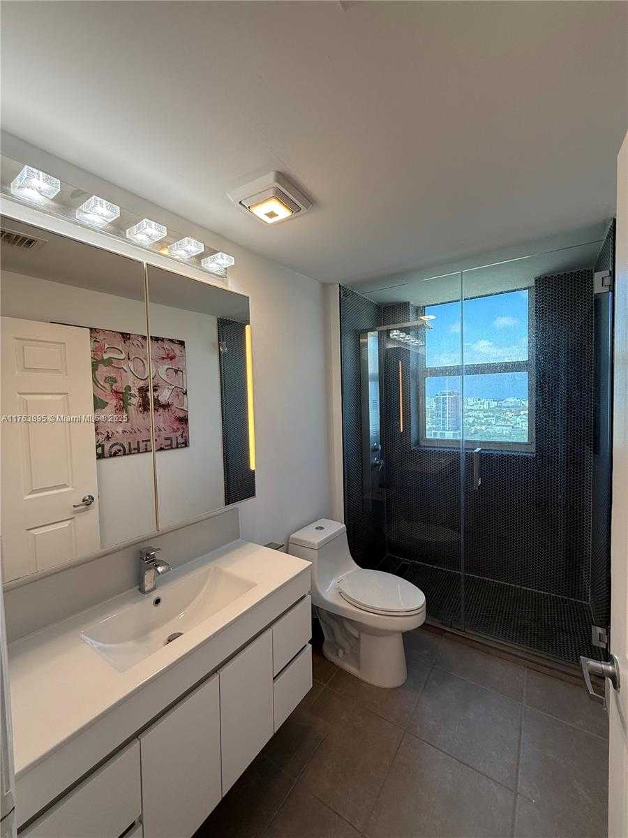 Small Image of 275 NORTH EAST 18 ST #2103, Miami Number 11