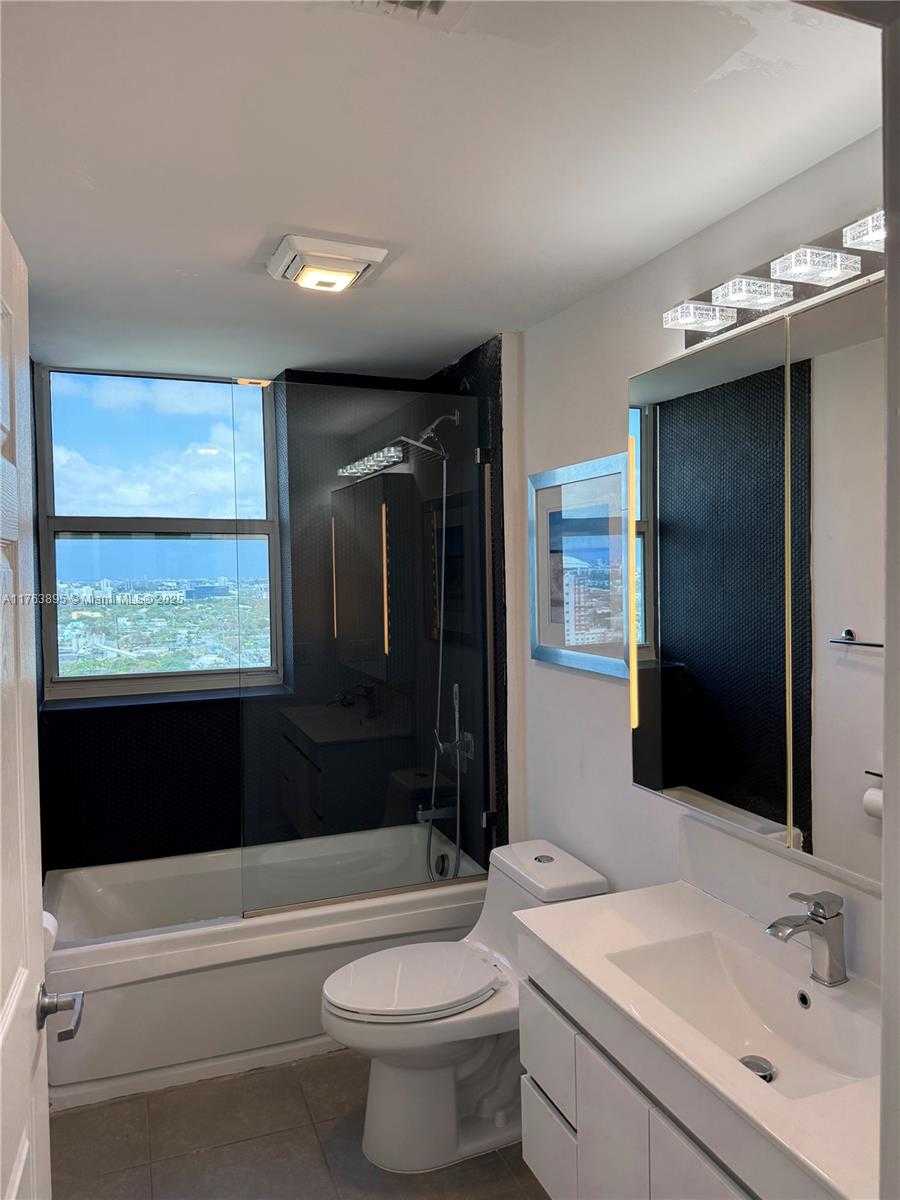Small Image of 275 NORTH EAST 18 ST #2103, Miami Number 12