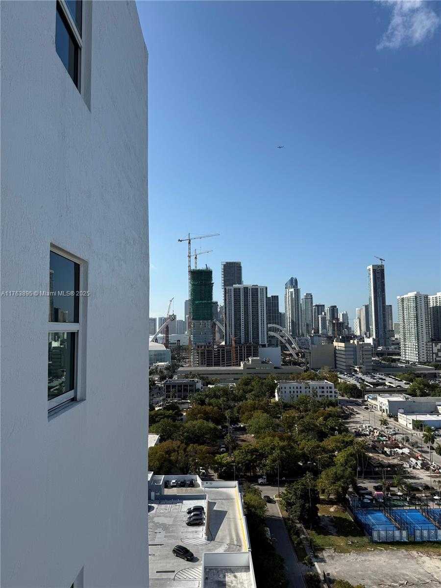 Small Image of 275 NORTH EAST 18 ST #2103, Miami Number 33