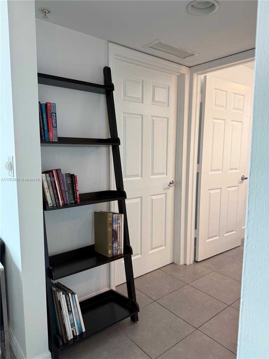 Small Image of 275 NORTH EAST 18 ST #2103, Miami Number 6
