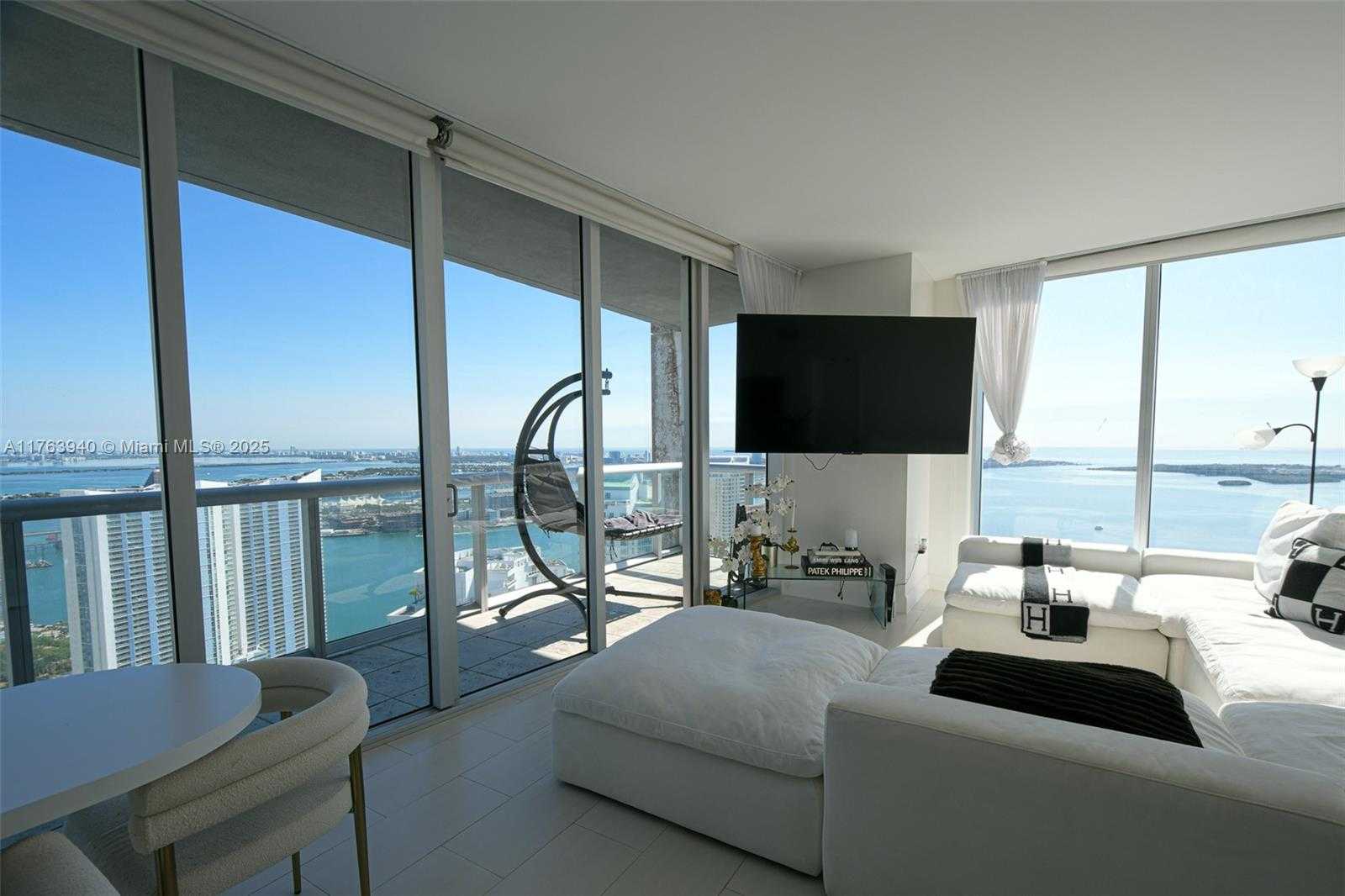 Small Image of 495 BRICKELL AVE #5102, Miami Number 11