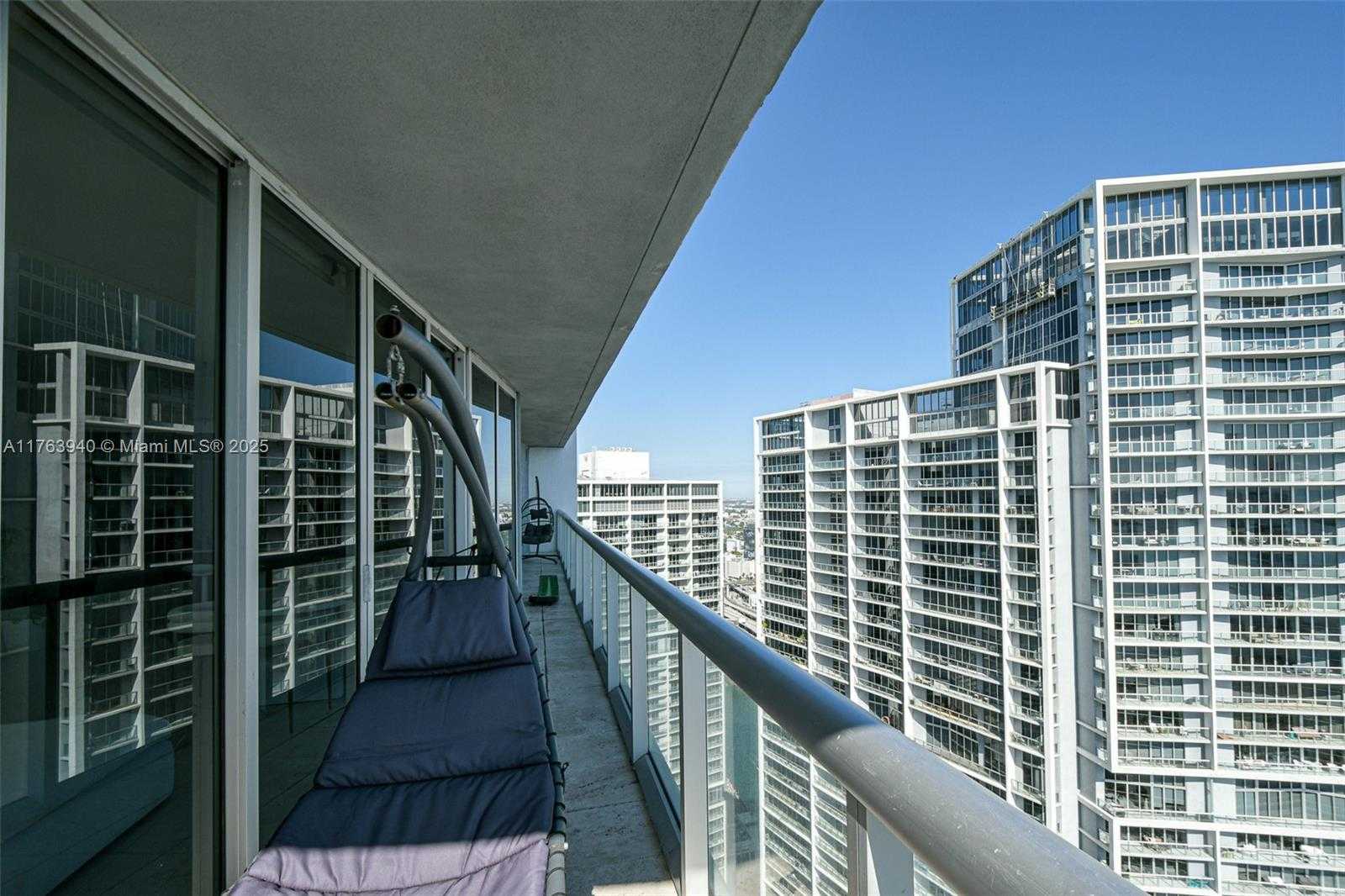 Small Image of 495 BRICKELL AVE #5102, Miami Number 14