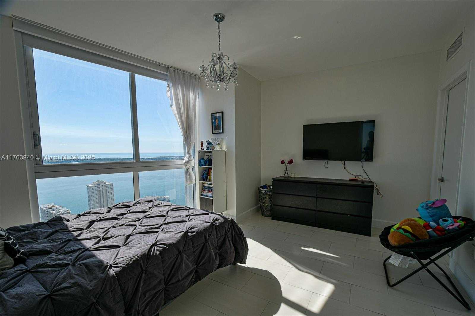 Small Image of 495 BRICKELL AVE #5102, Miami Number 17