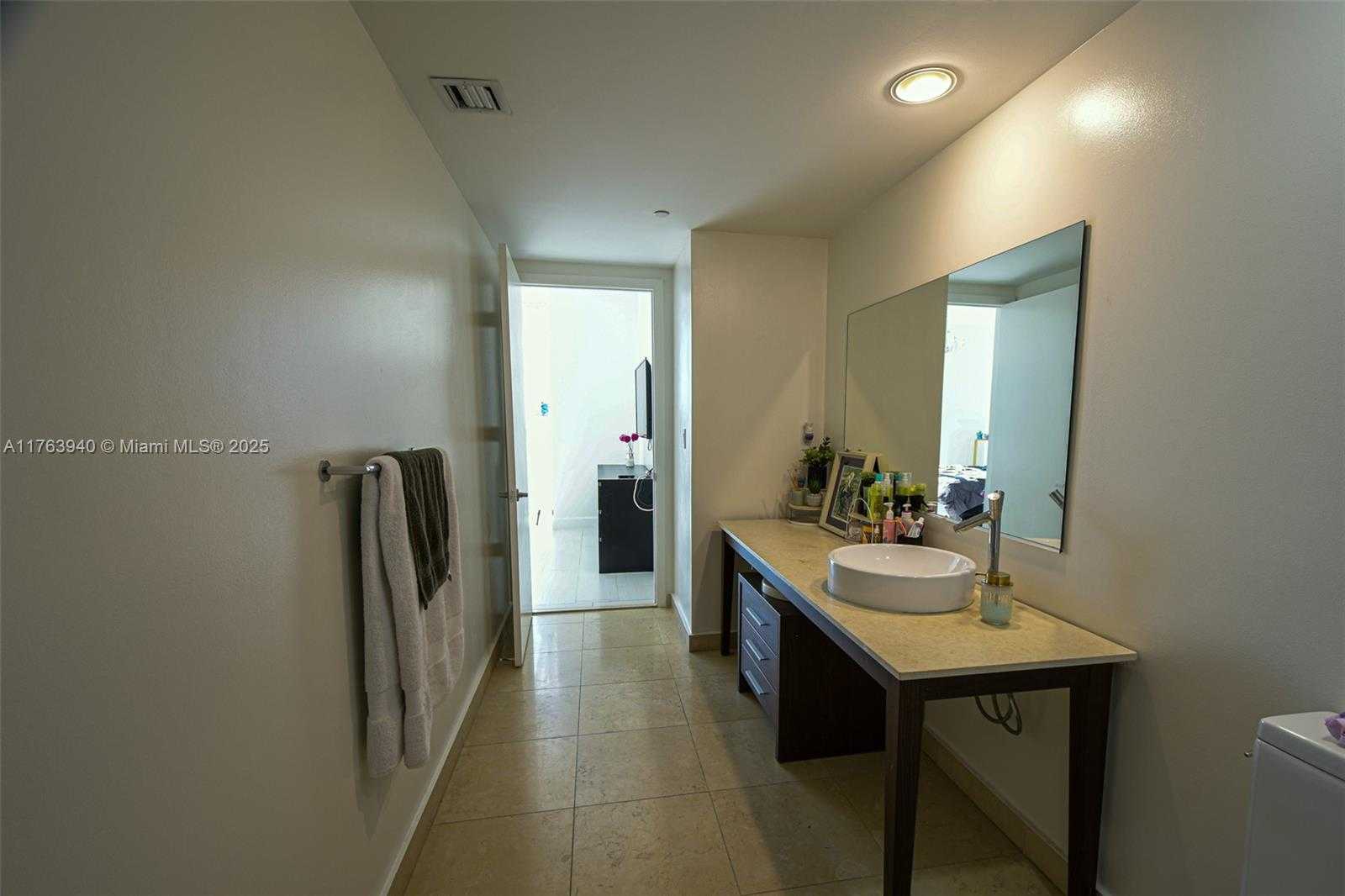 Small Image of 495 BRICKELL AVE #5102, Miami Number 19