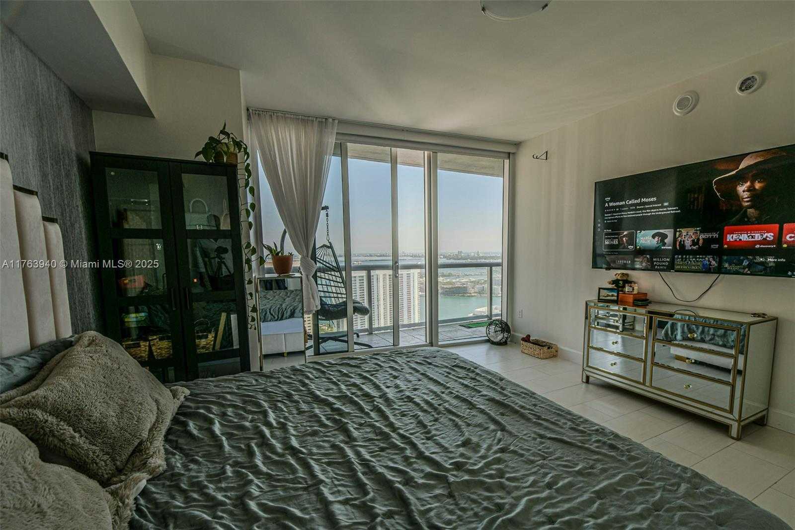 Small Image of 495 BRICKELL AVE #5102, Miami Number 22