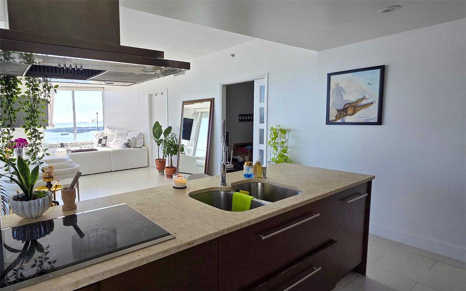 Small Image of 495 BRICKELL AVE #5102, Miami Number 3