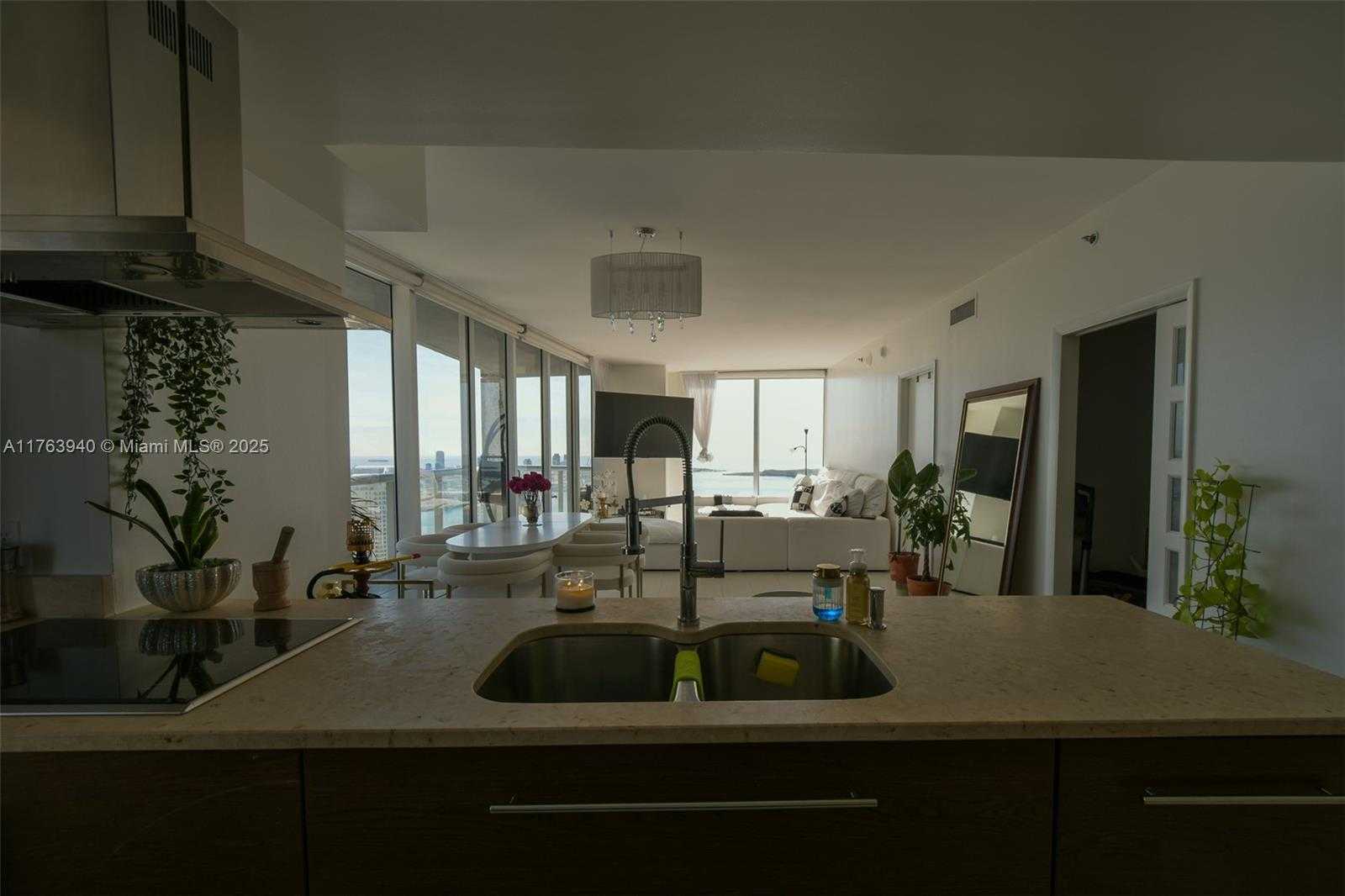 Small Image of 495 BRICKELL AVE #5102, Miami Number 6