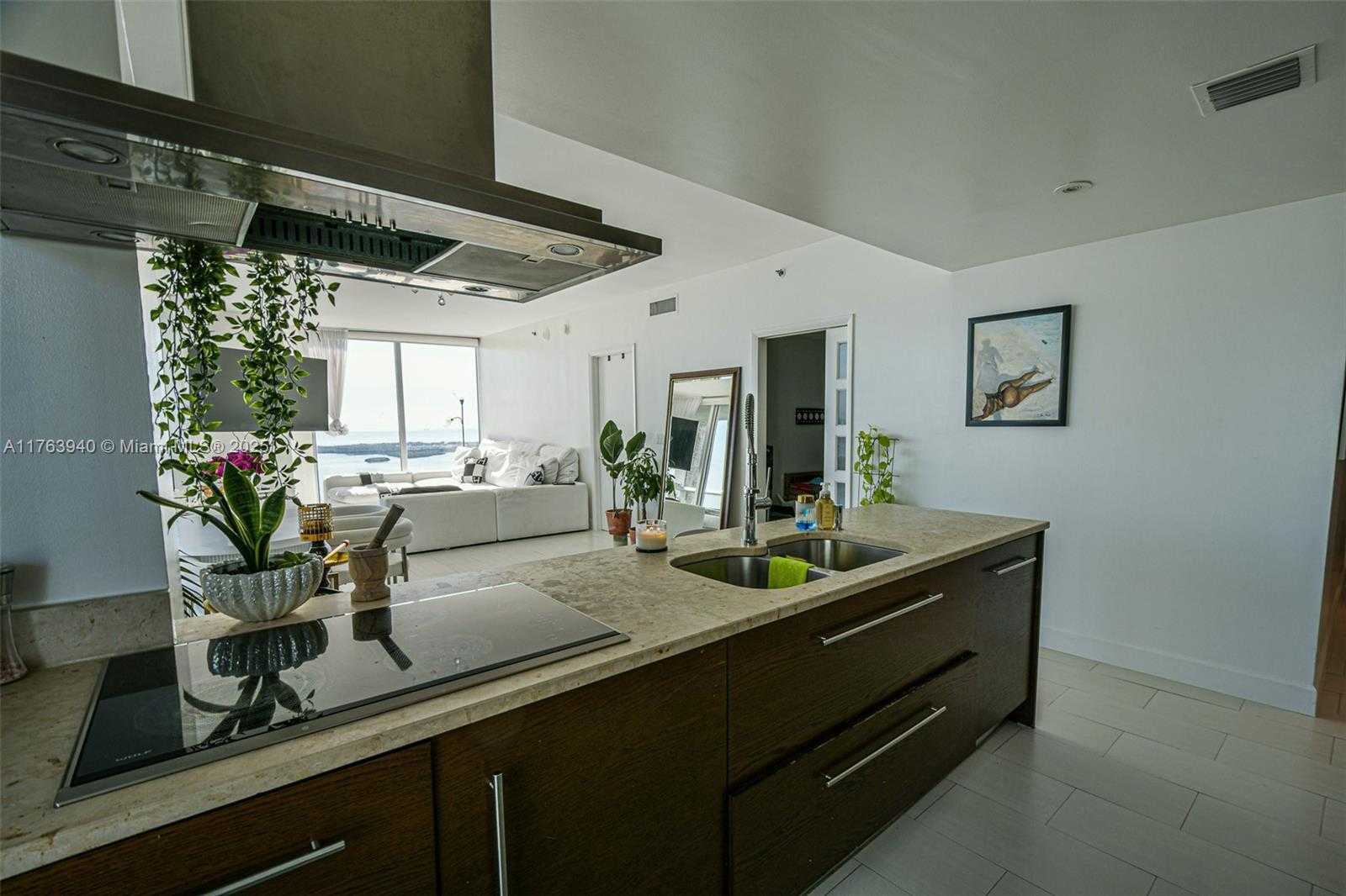 Small Image of 495 BRICKELL AVE #5102, Miami Number 7