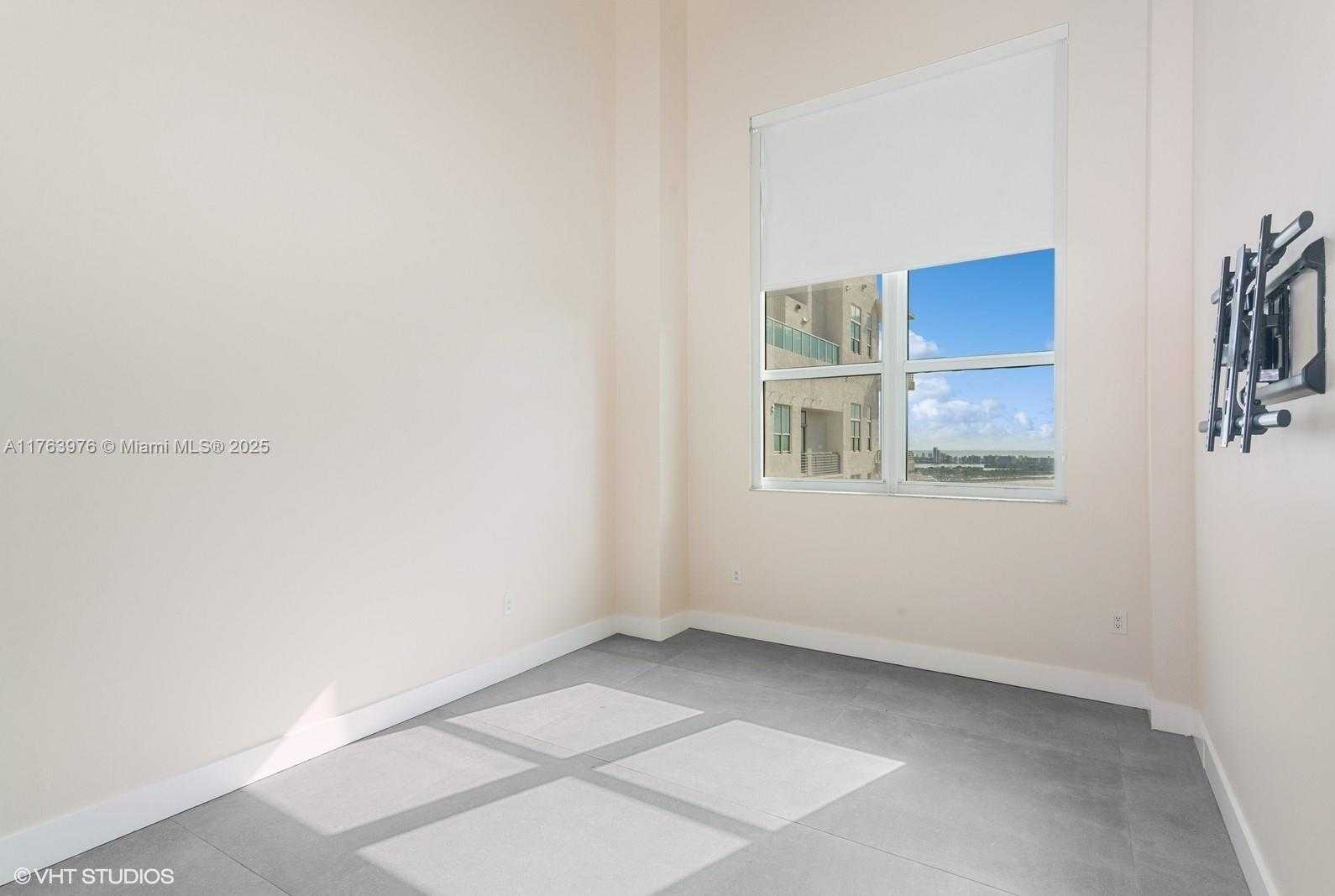 Small Image of 133 NORTH EAST 2ND AVE #3512, Miami Number 8
