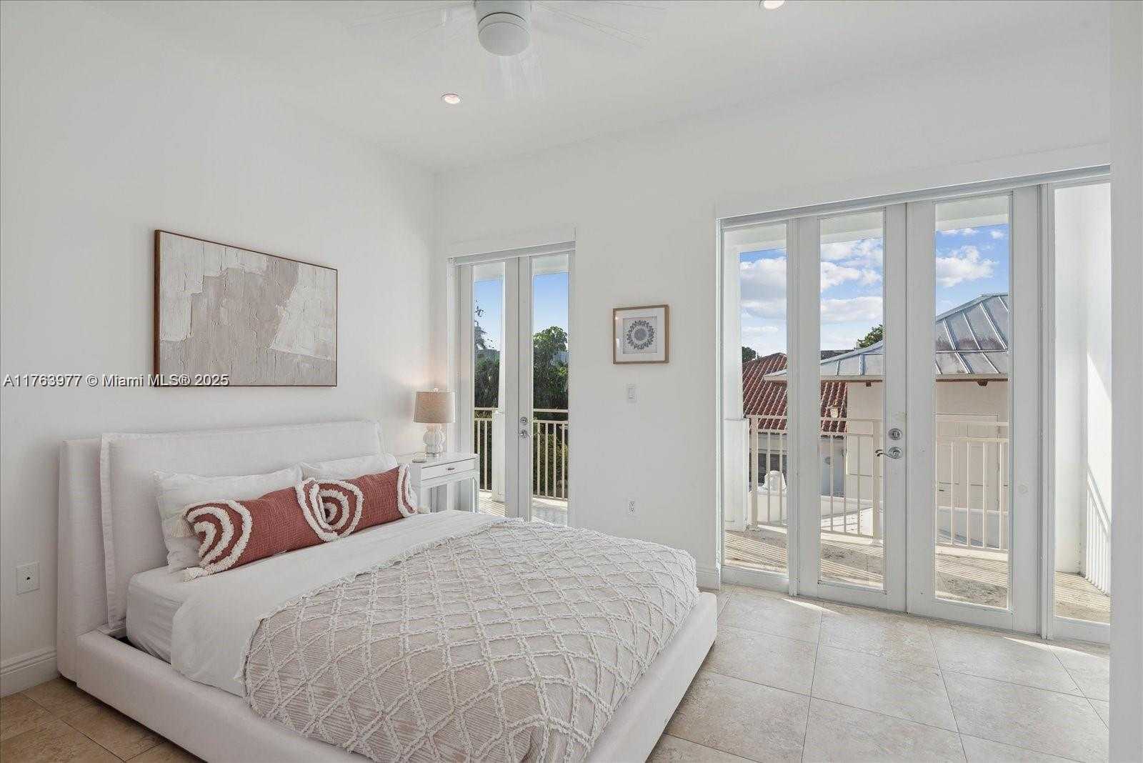 Small Image of 350 EAST WOODCREST, Key Biscayne Number 17