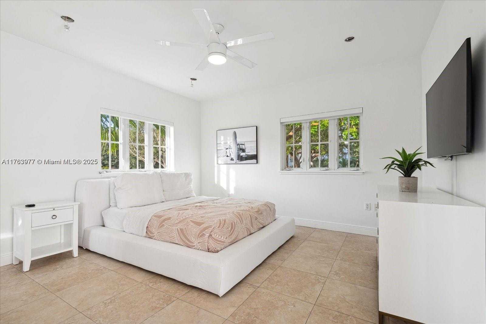 Small Image of 350 EAST WOODCREST, Key Biscayne Number 19