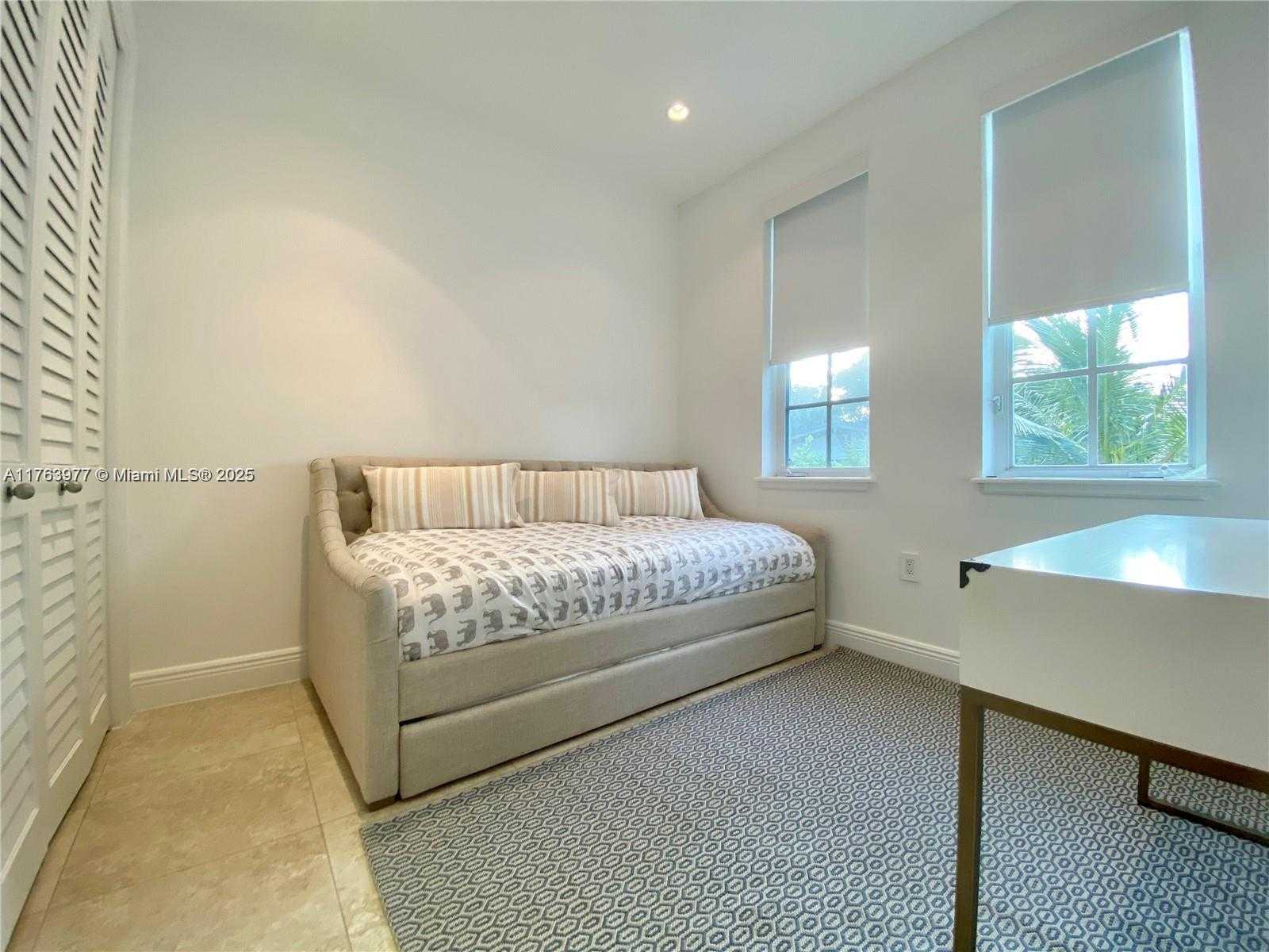 Small Image of 350 EAST WOODCREST, Key Biscayne Number 22