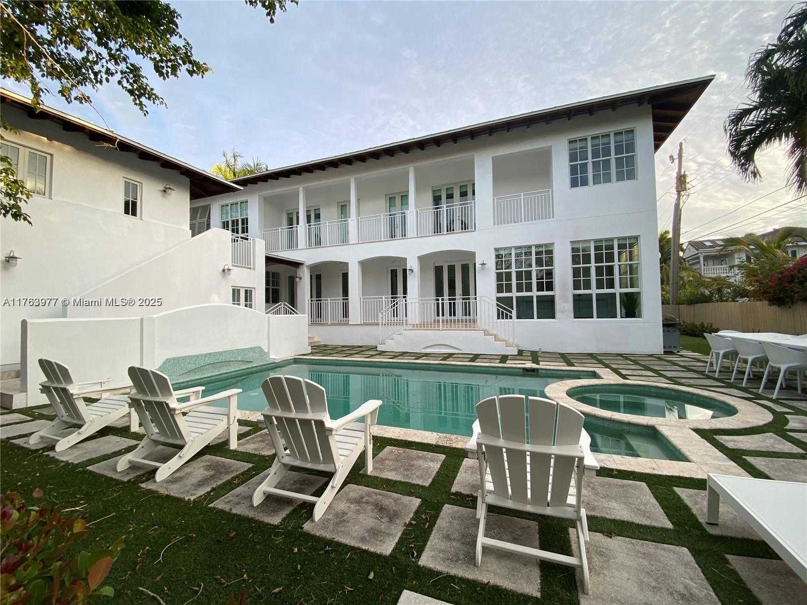 Small Image of 350 EAST WOODCREST, Key Biscayne Number 25