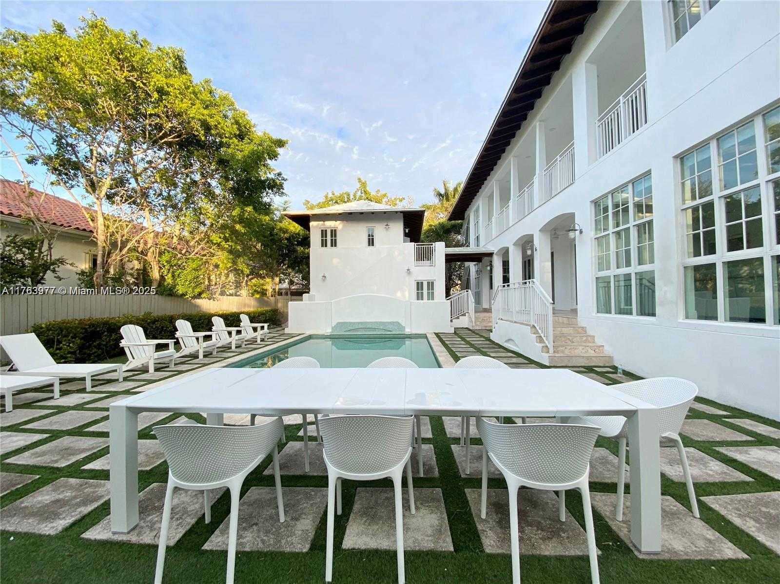 Small Image of 350 EAST WOODCREST, Key Biscayne Number 26