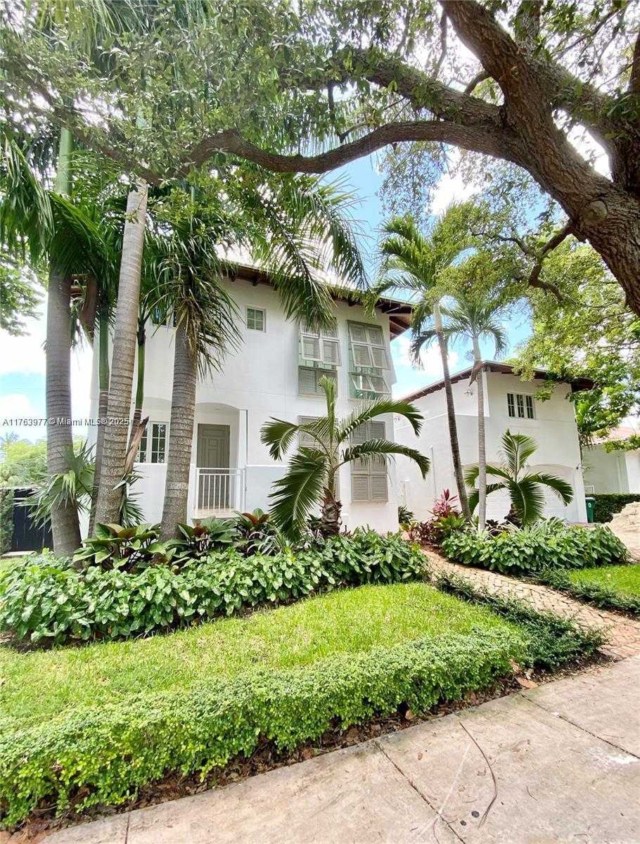Small Image of 350 EAST WOODCREST, Key Biscayne Number 28