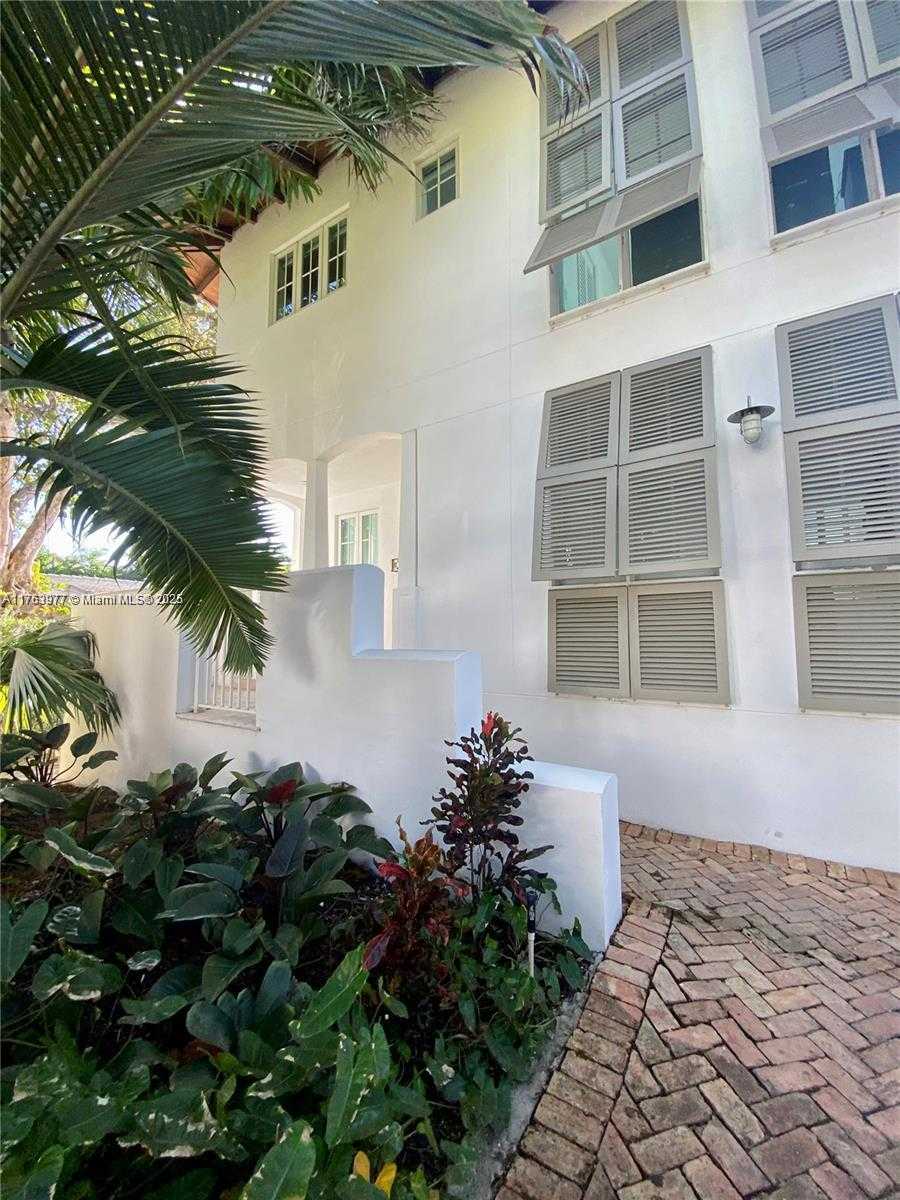 Small Image of 350 EAST WOODCREST, Key Biscayne Number 3