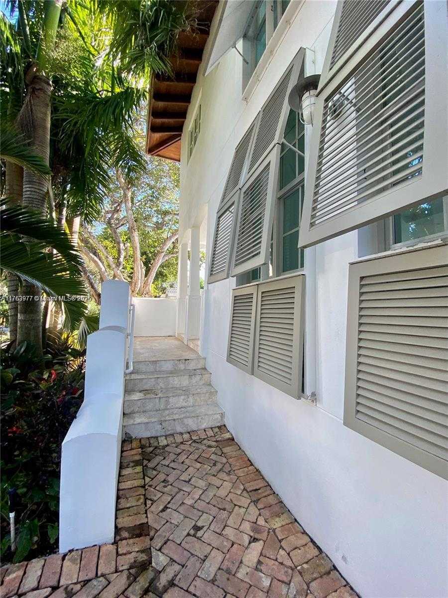Small Image of 350 EAST WOODCREST, Key Biscayne Number 4