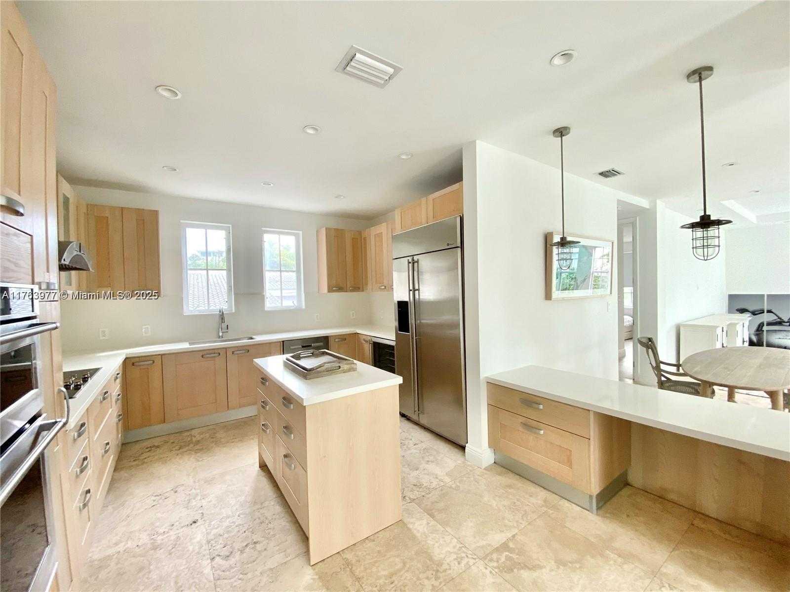 Small Image of 350 EAST WOODCREST, Key Biscayne Number 9