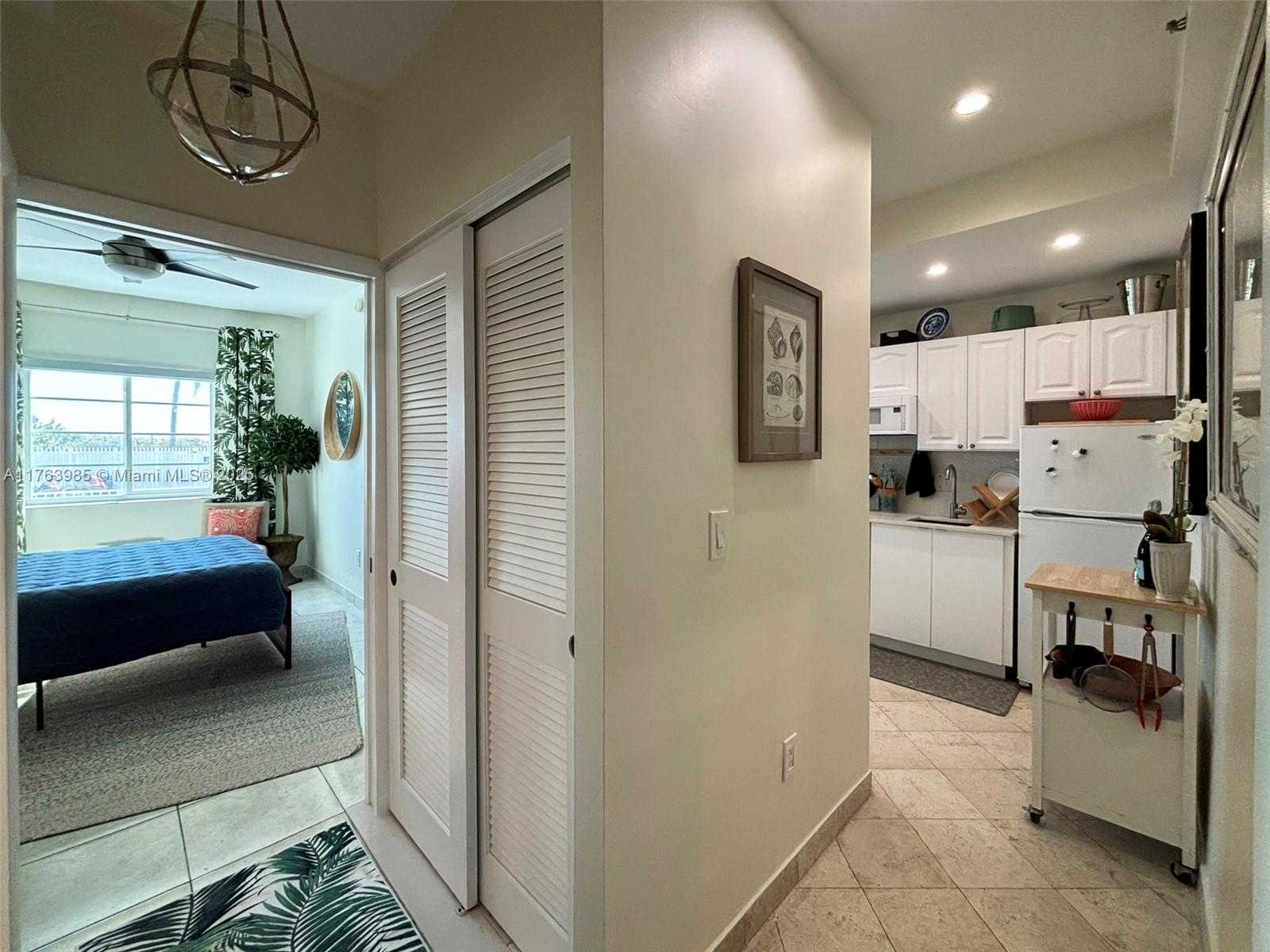 Small Image of 335 OCEAN DR #139, Miami Beach Number 14