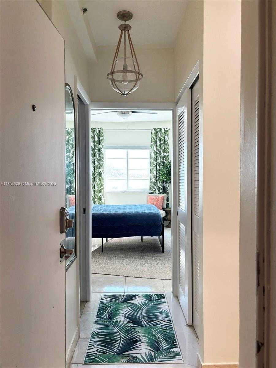Small Image of 335 OCEAN DR #139, Miami Beach Number 15