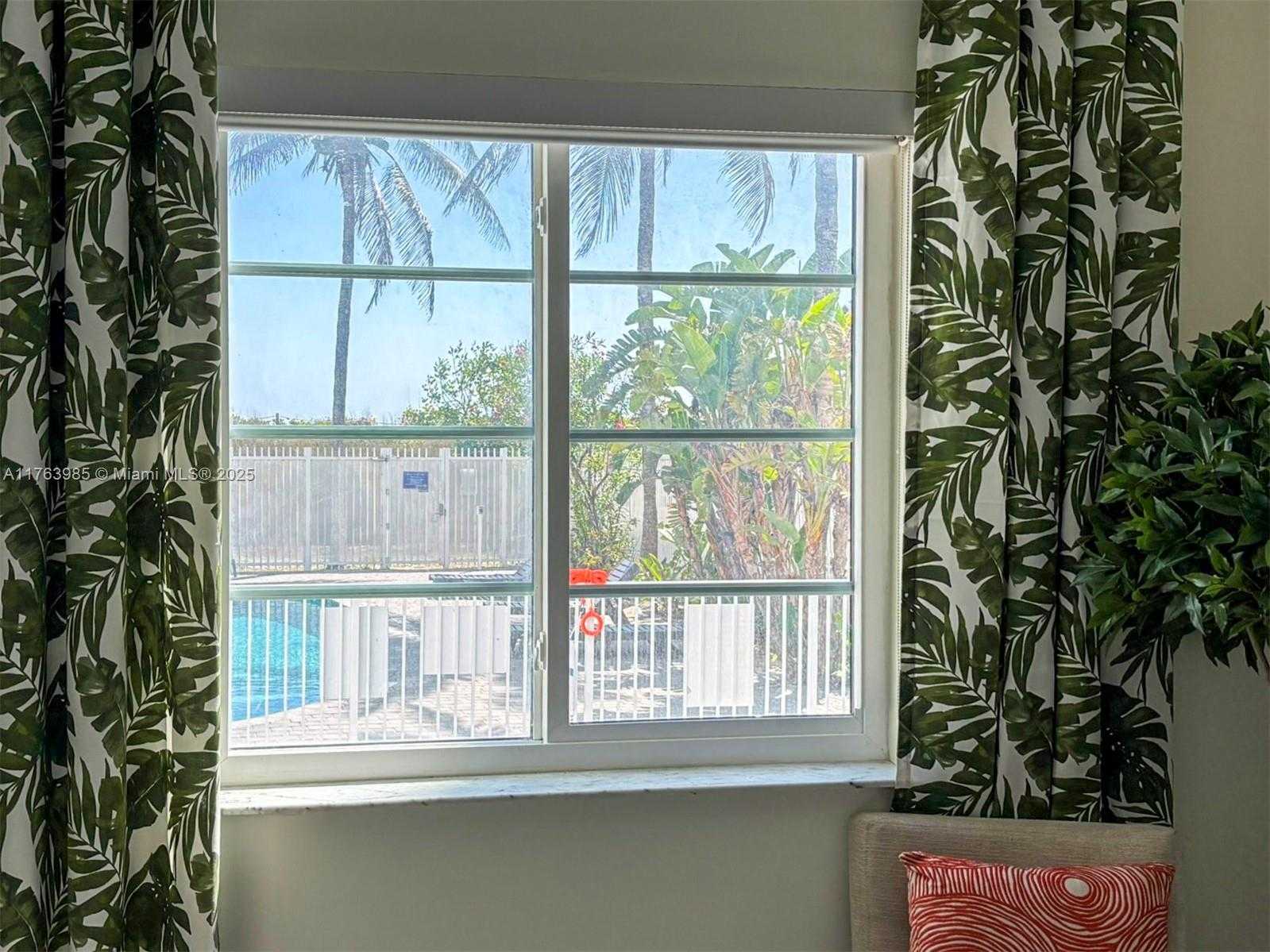 Small Image of 335 OCEAN DR #139, Miami Beach Number 16