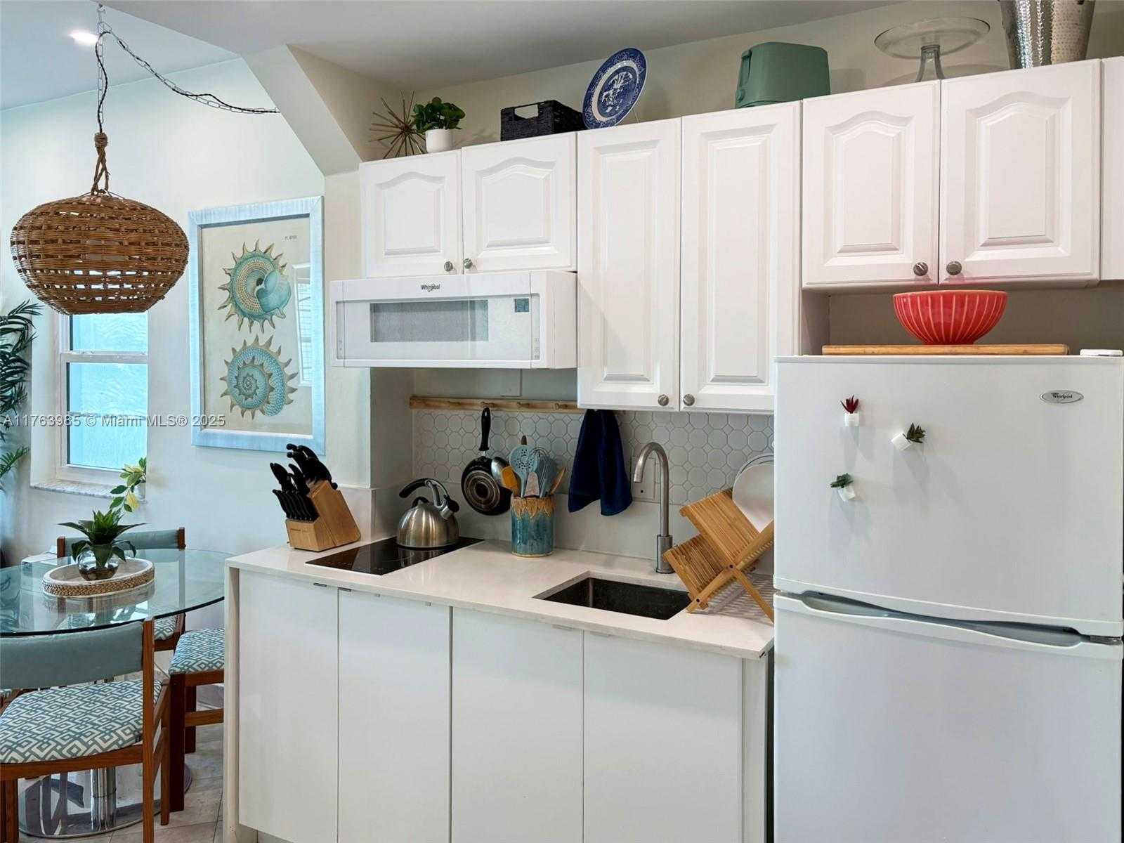 Small Image of 335 OCEAN DR #139, Miami Beach Number 3