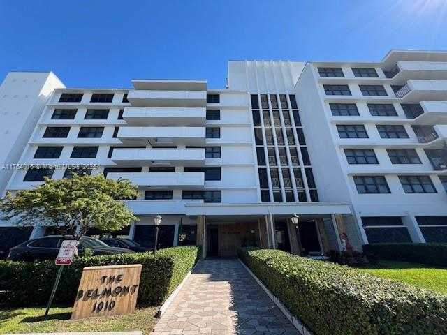 Small Image of 10101 EAST BAY HARBOR DR #301, Bay Harbor Islands Number 20