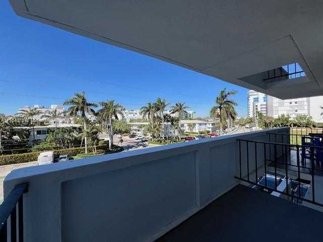 Small Image of 10101 EAST BAY HARBOR DR #301, Bay Harbor Islands Number 4
