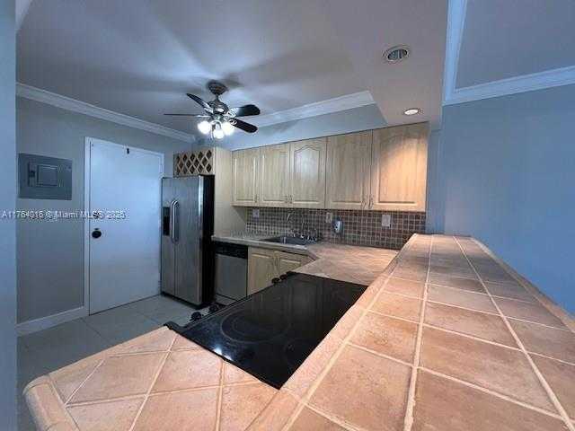 Small Image of 10101 EAST BAY HARBOR DR #301, Bay Harbor Islands Number 6