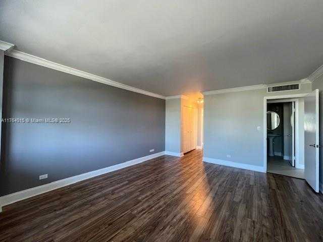 Small Image of 10101 EAST BAY HARBOR DR #301, Bay Harbor Islands Number 8
