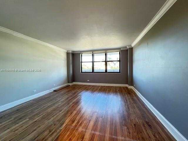 Small Image of 10101 EAST BAY HARBOR DR #301, Bay Harbor Islands Number 9