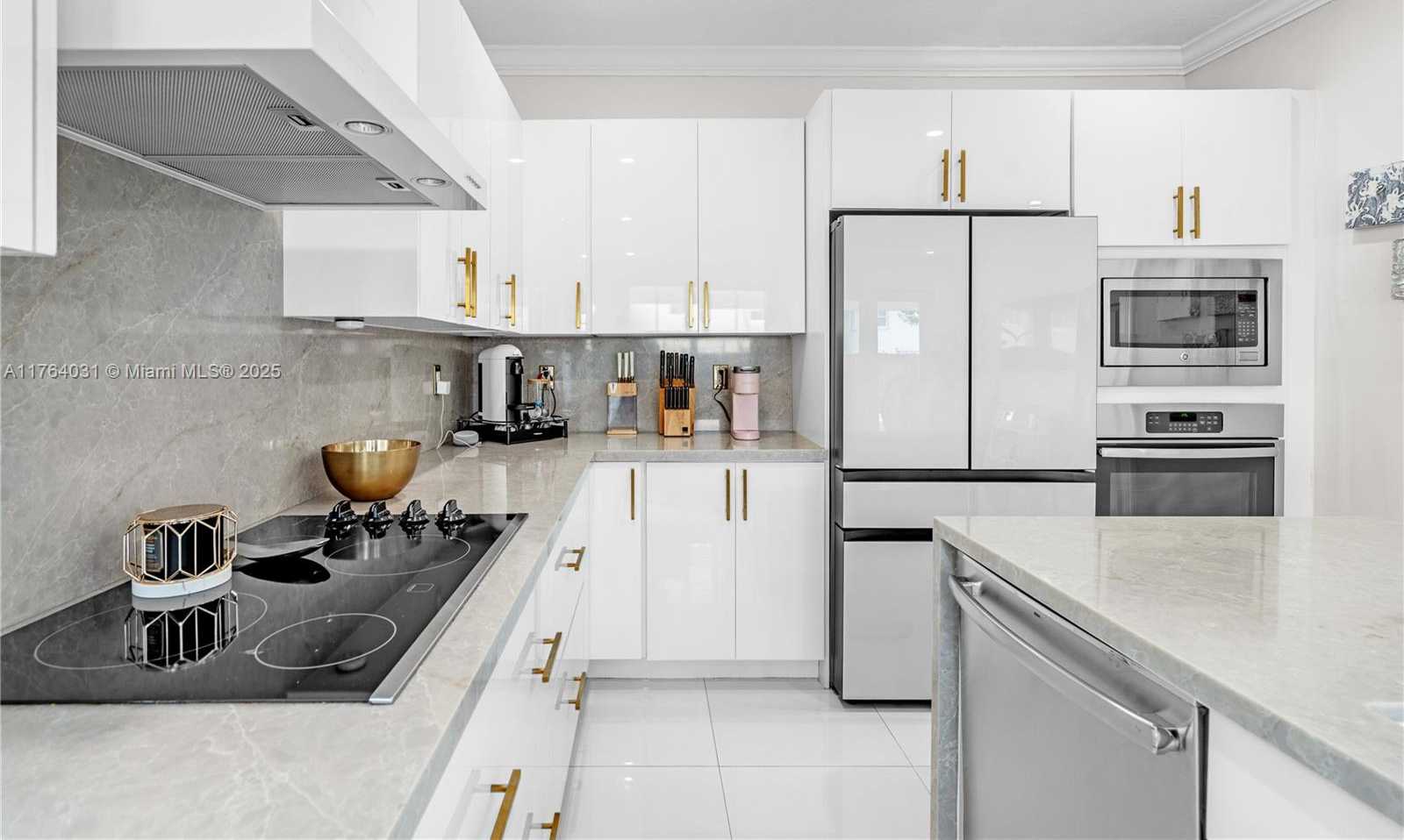 Small Image of 897 SOUTH WEST 152ND CT #897, Miami Number 15
