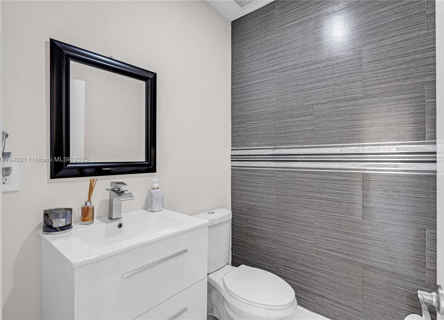 Small Image of 897 SOUTH WEST 152ND CT #897, Miami Number 19
