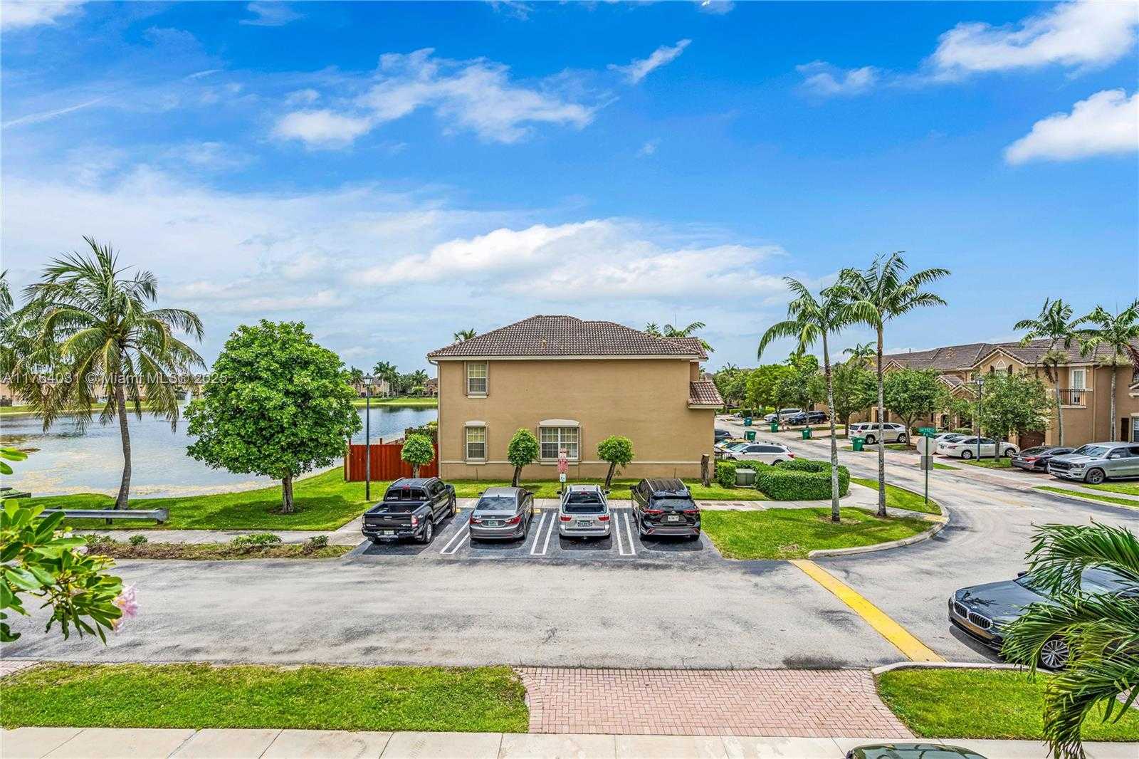 Small Image of 897 SOUTH WEST 152ND CT #897, Miami Number 2
