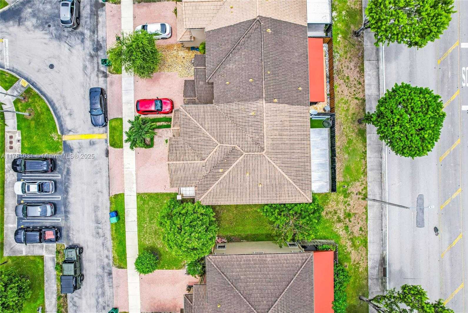 Small Image of 897 SOUTH WEST 152ND CT #897, Miami Number 34