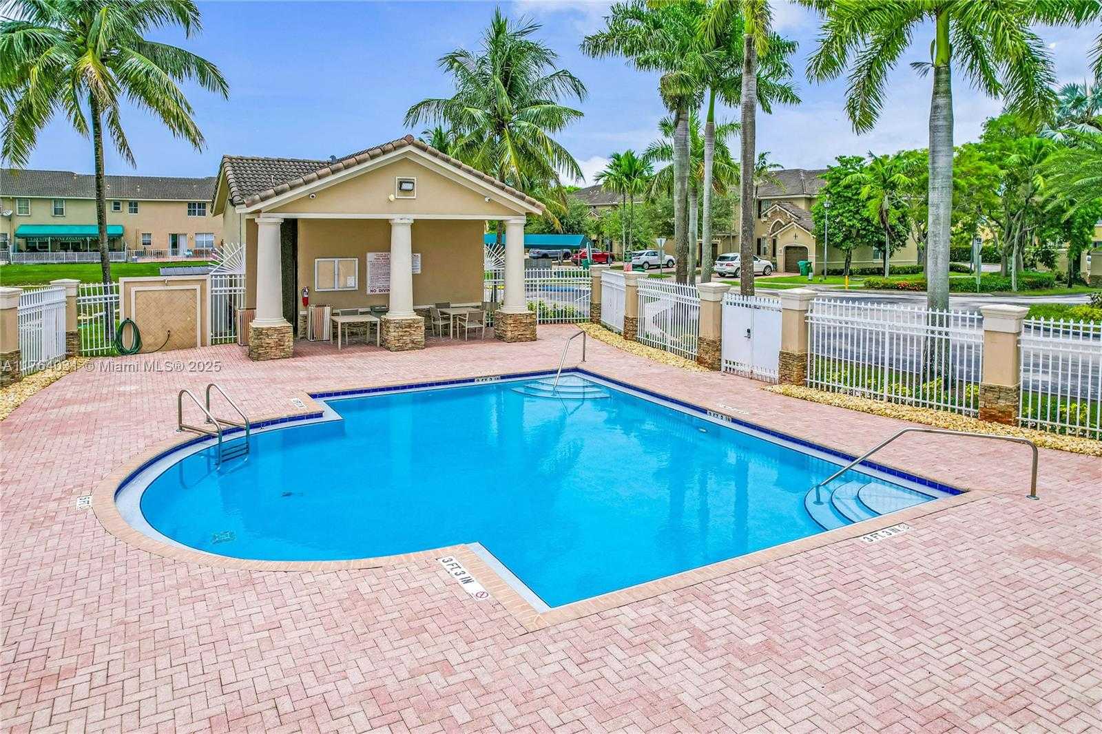 Small Image of 897 SOUTH WEST 152ND CT #897, Miami Number 37