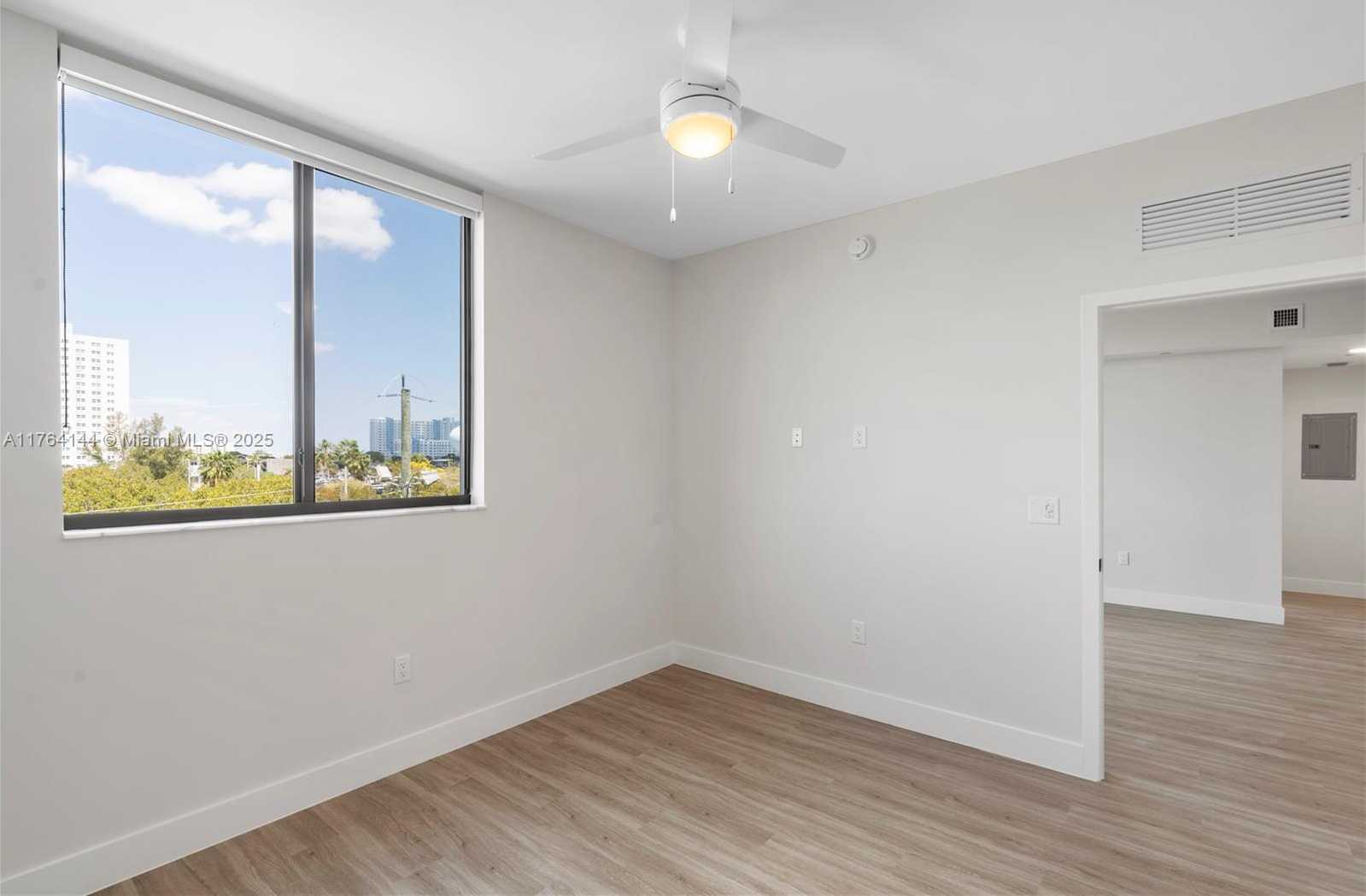 Small Image of 1559 NORTH WEST 15TH STREET RD #301, Miami Number 9