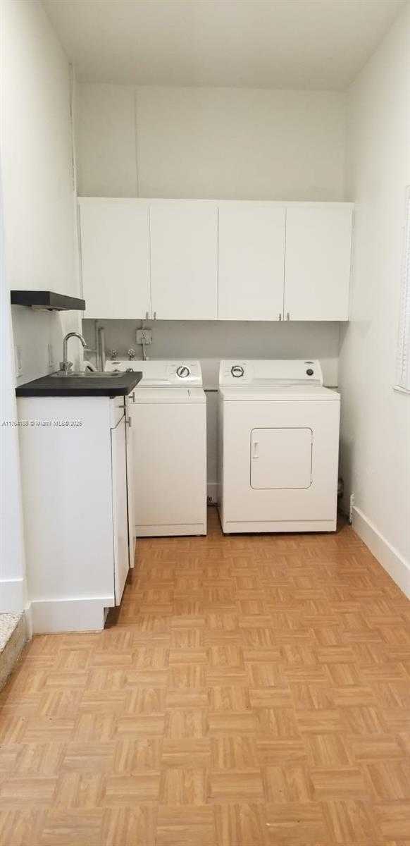 Small Image of 702, Coral Gables Number 2
