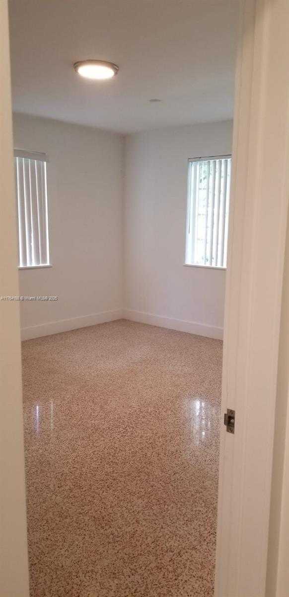 Small Image of 702, Coral Gables Number 9