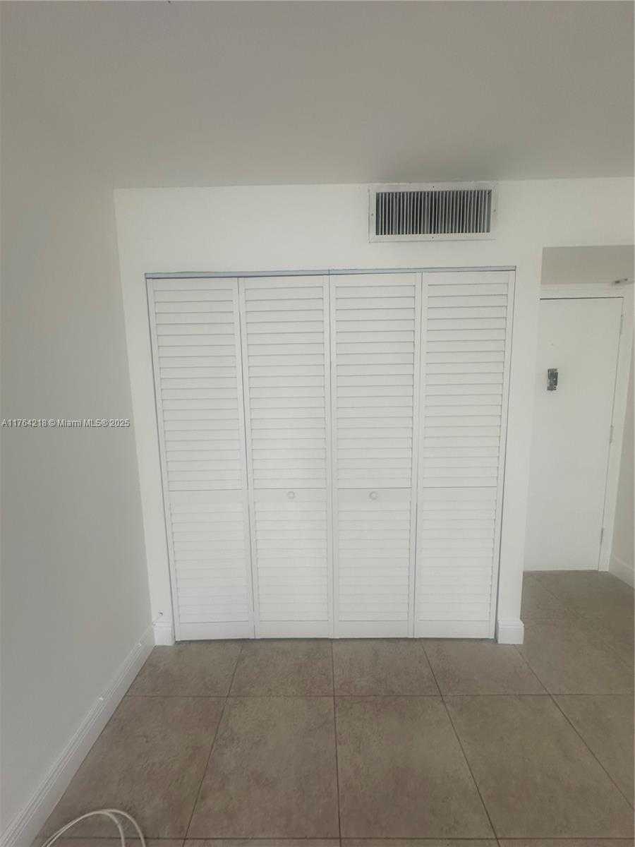 Small Image of 16909 #604, Sunny Isles Beach Number 10