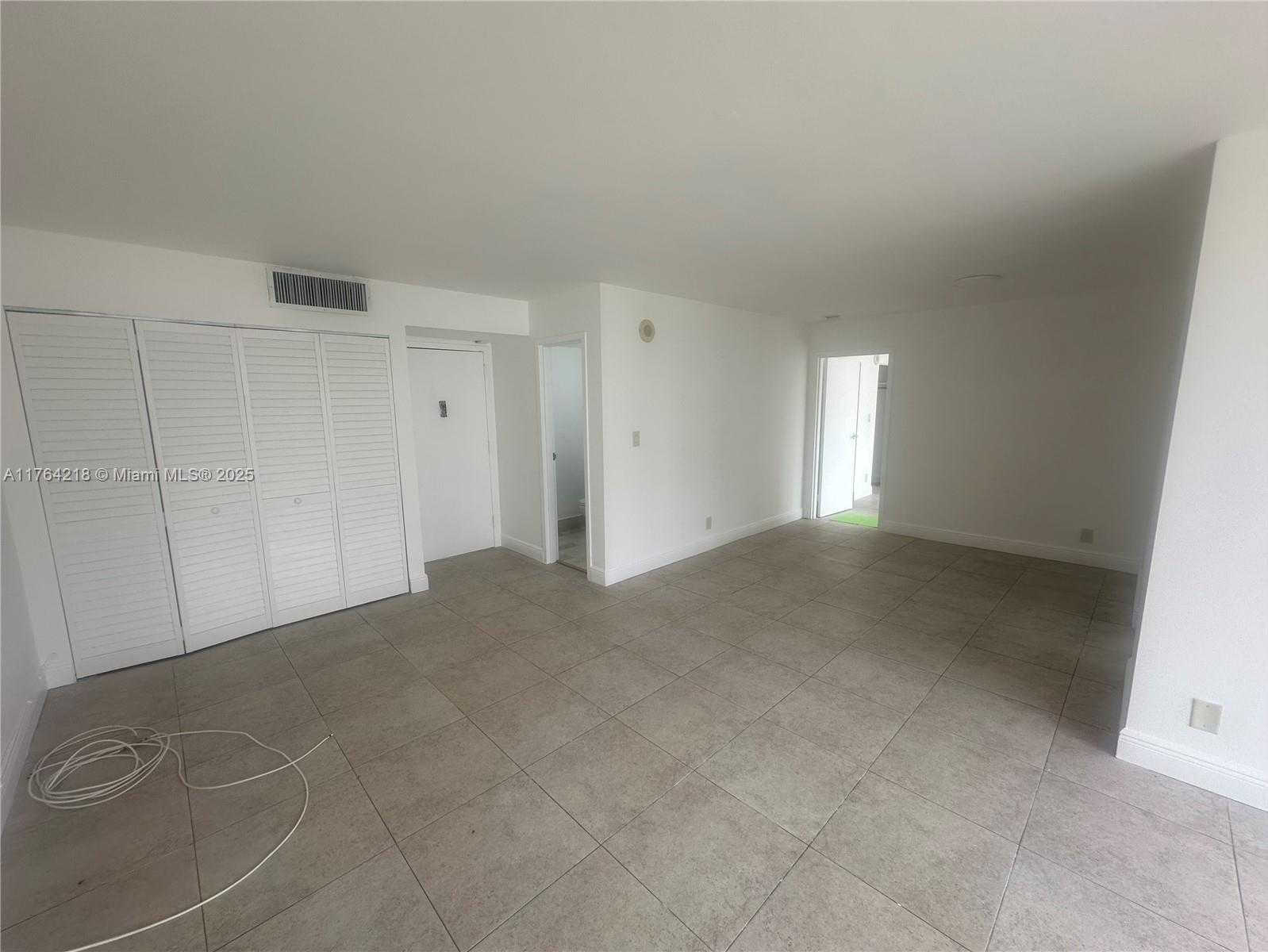 Small Image of 16909 #604, Sunny Isles Beach Number 5